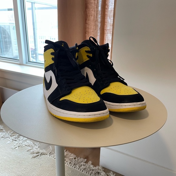 Jordan 1 Mid - Picture 4 of 9